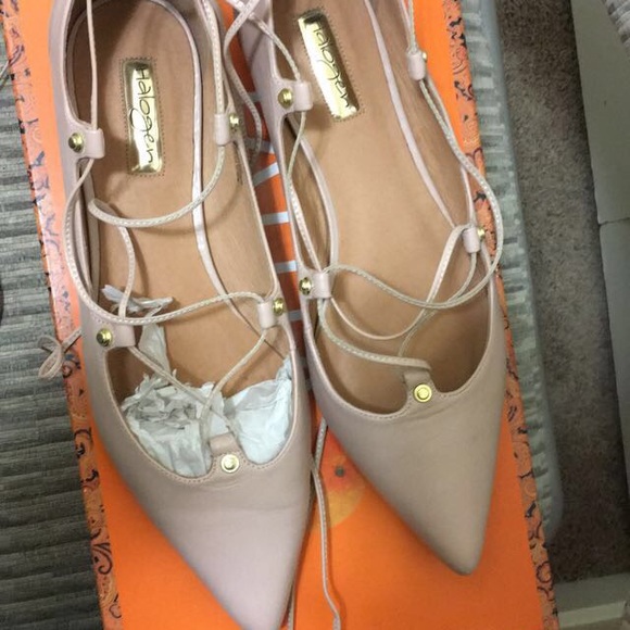 Shoes - Picture 4 of 5